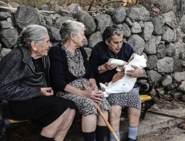 «Έσβησε» μία από τις τρεις «γιαγιάδες της Λέσβου»